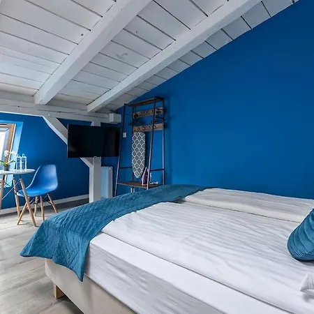 Niebiesko-bialy Apartament Apartment